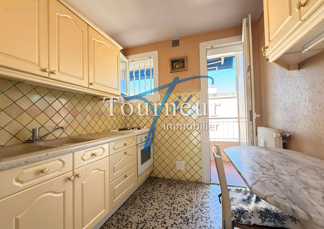 Appartement à SIX-FOURS-LES-PLAGES