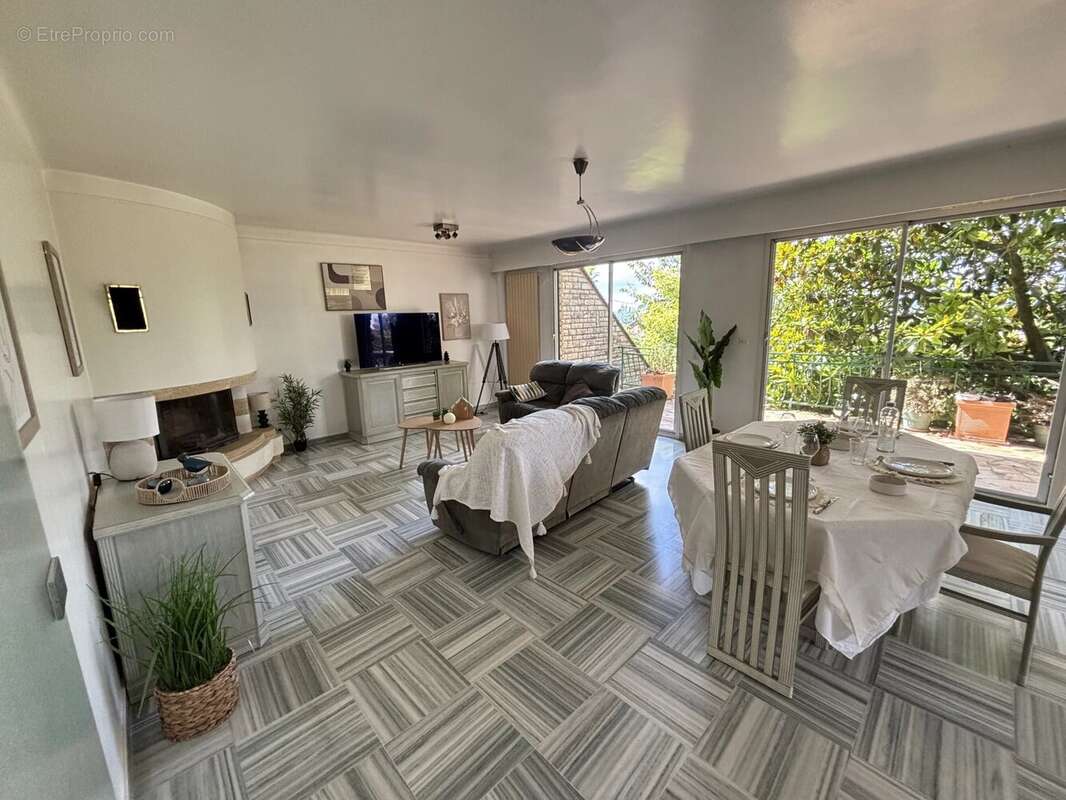 ARGENTEUIL – LES COTEAUX  Élégante maison familiale de plus de 200 m² avec vue sur Paris et la Tour Eiffel - photo 14