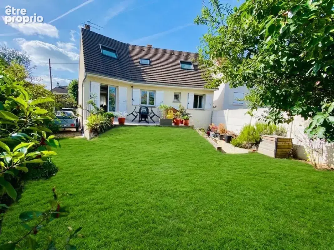 Maison à CHAMPS-SUR-MARNE