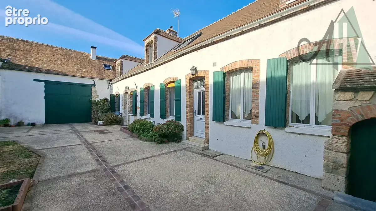 COURLON (89) - Belle maison de charme de 245 m2 avec 4 chambres, grande grange et dépendances. - photo 4