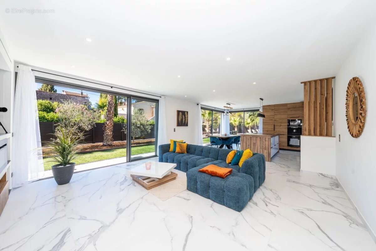 Maison à MOUGINS