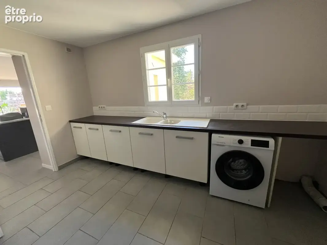 Maison contemporaine de 2011 de 169 M2 avec piscine sur 2707 M2 - photo 10