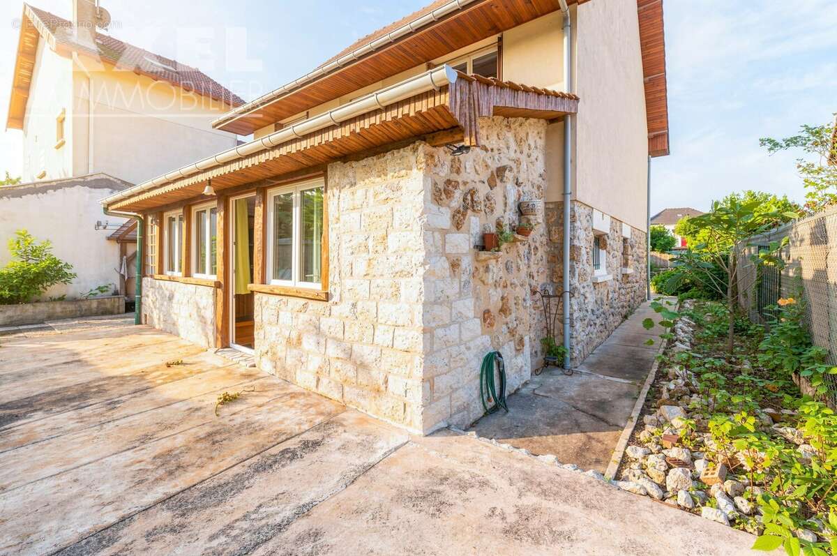 Maison à BOIS-D'ARCY