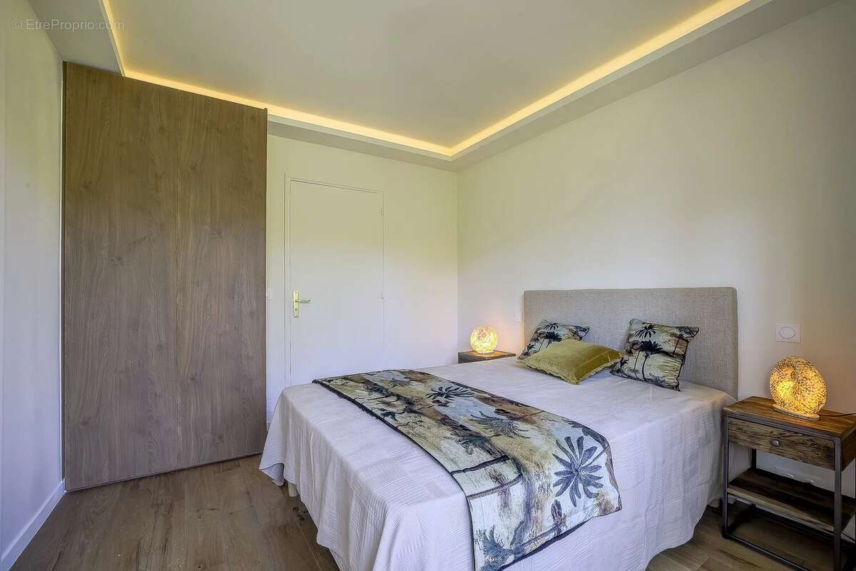 Cannes, Basse Californie - Appartement 4 pièces vue mer  111 m² - photo 27