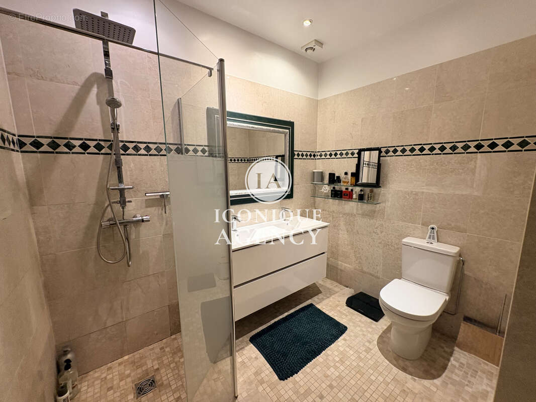 Appartement à VALLAURIS