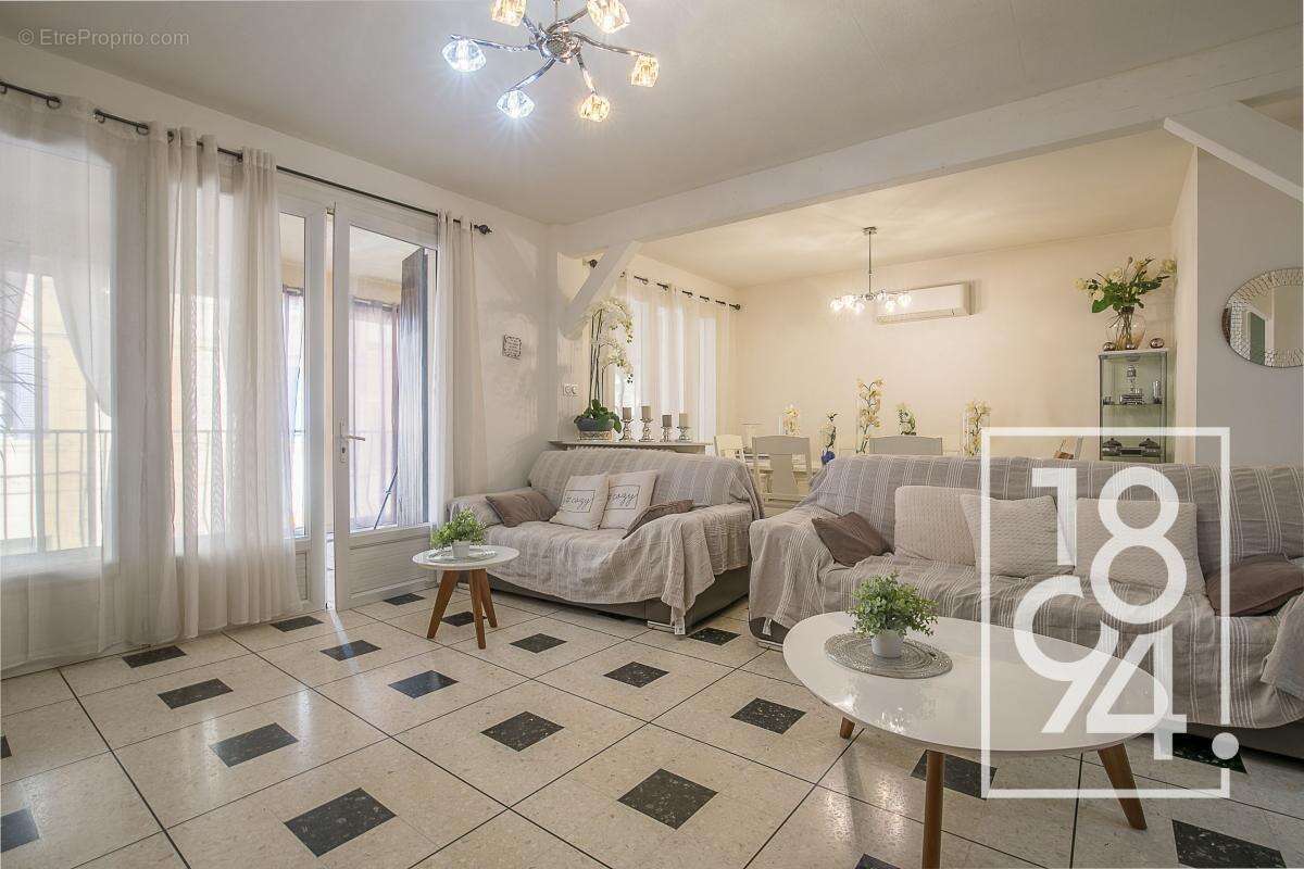 Appartement à MARSEILLE-3E