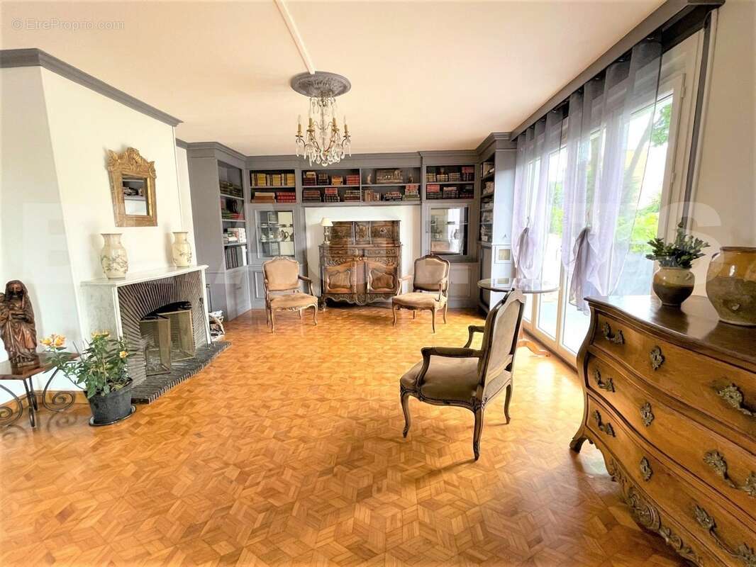 16 - Maison à RAMBOUILLET