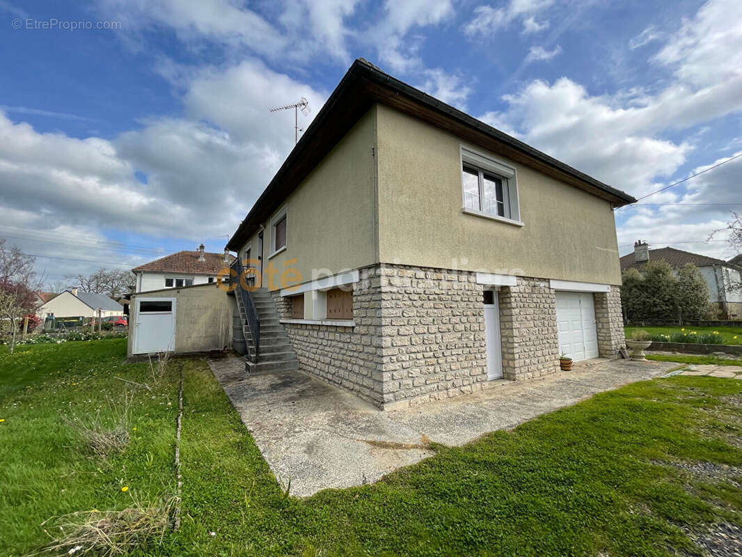 Maison à LE MOLAY-LITTRY