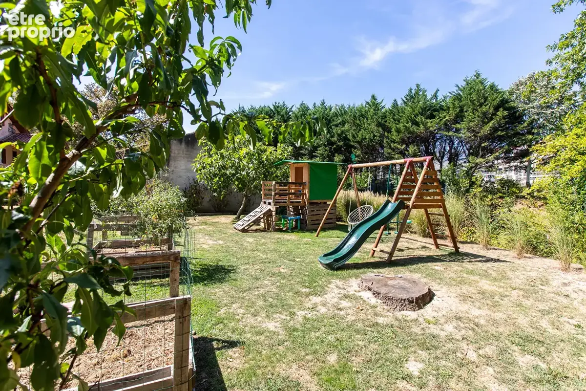 Une maison rénovée avec 6 chambres & 50 m² de garage - photo 2