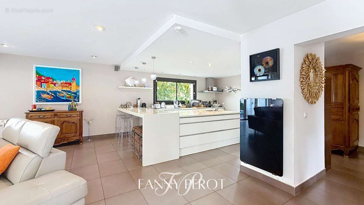 Exceptionnelle villa de 205m² + terrain constructible à Saint-Cyprien - photo 10