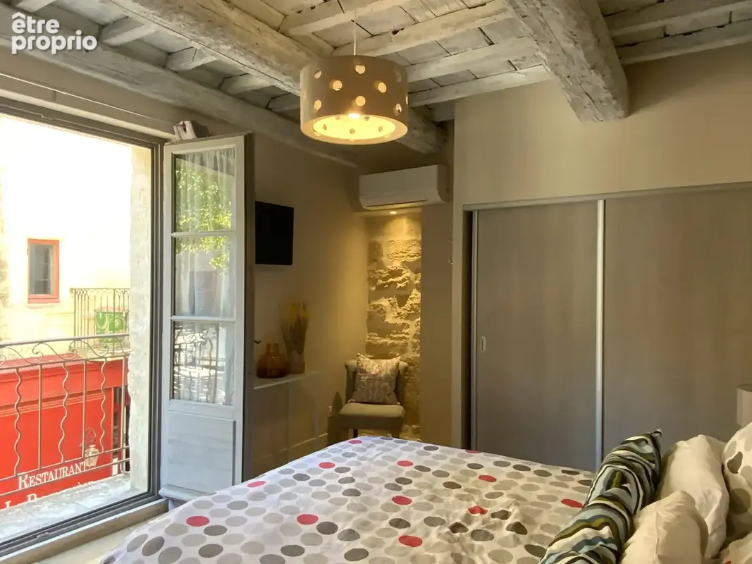 Maison en pierre rénovée avec terrasses en plein coeur historique d'Uzès. - photo 15