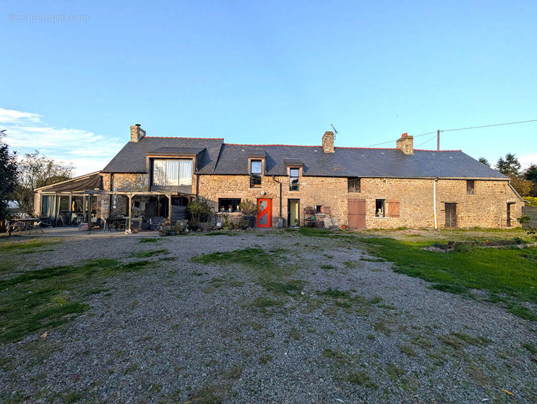 Maison à BAGUER-PICAN