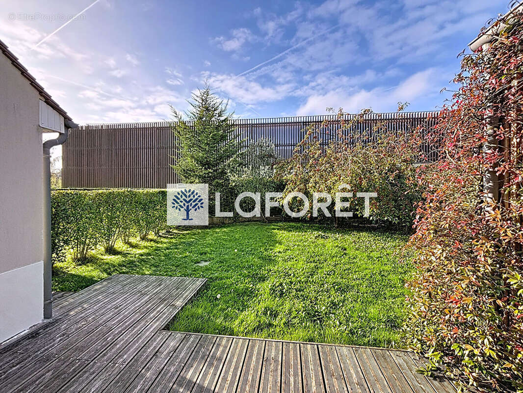 Maison à SAINT-NOM-LA-BRETECHE