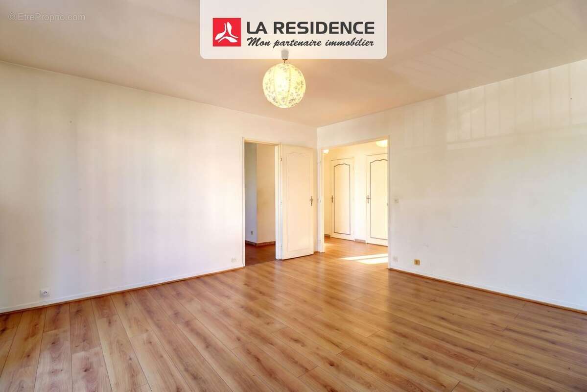 Appartement à VERNEUIL-SUR-SEINE