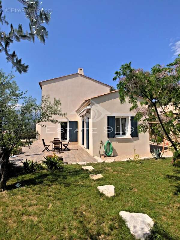 Maison à ROQUEFORT-LES-PINS