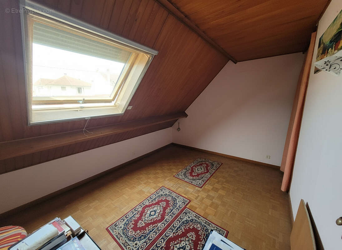 Maison à VERRIERES-LE-BUISSON