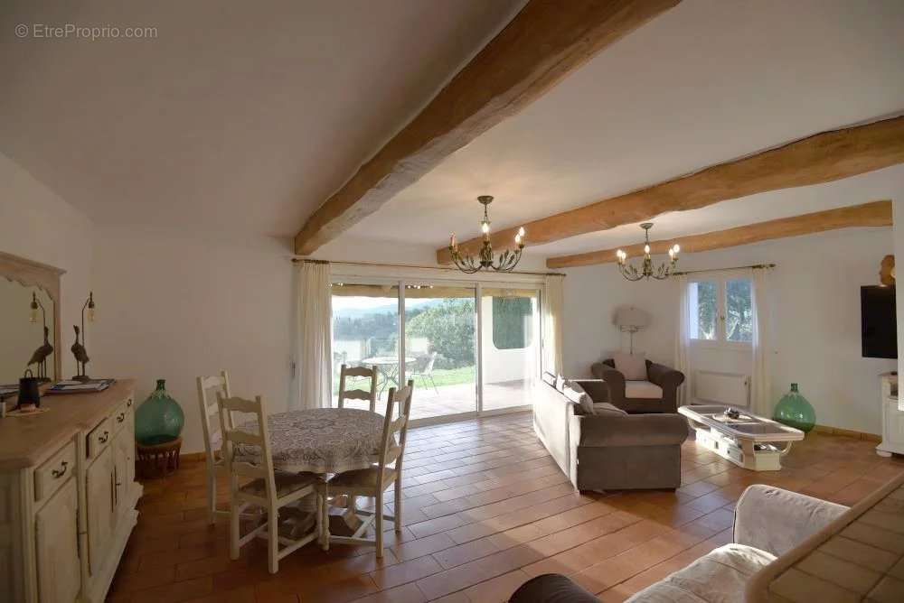 Maison à MONTAUROUX