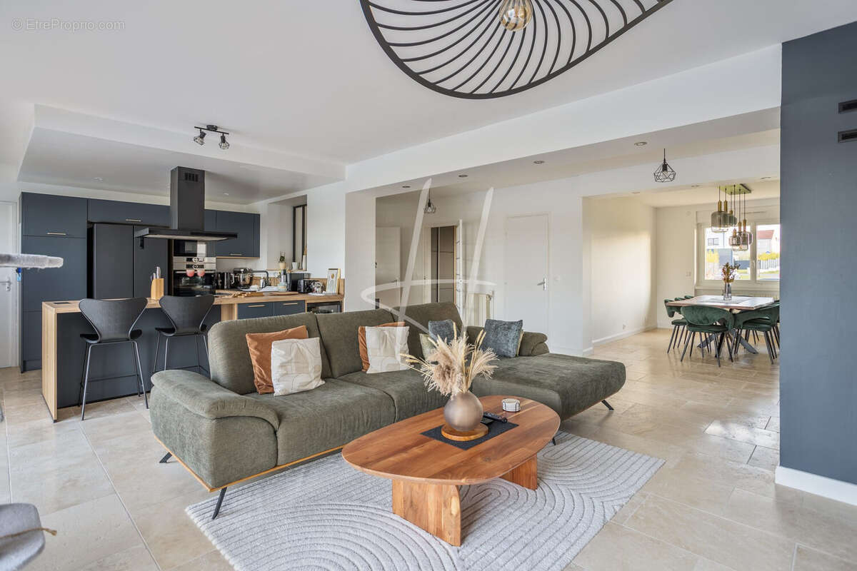 Maison à CHARLY-ORADOUR