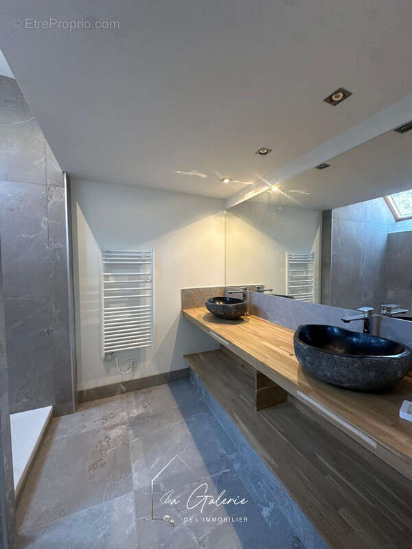 Appartement à SAINT-EGREVE