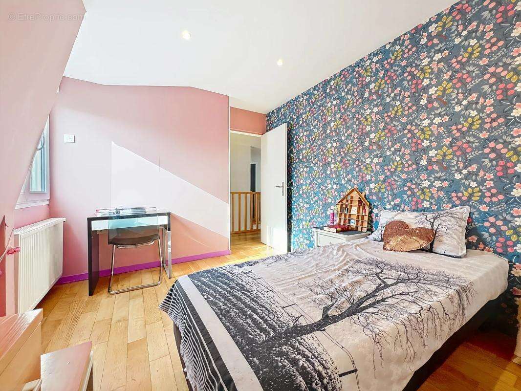 Maison à VAIRES-SUR-MARNE