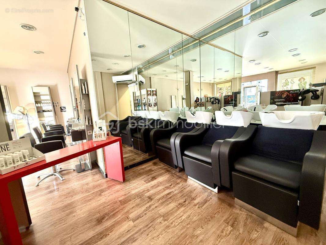 Salon de coiffure – Centre-ville de Bron (Est lyonnais) - photo 4