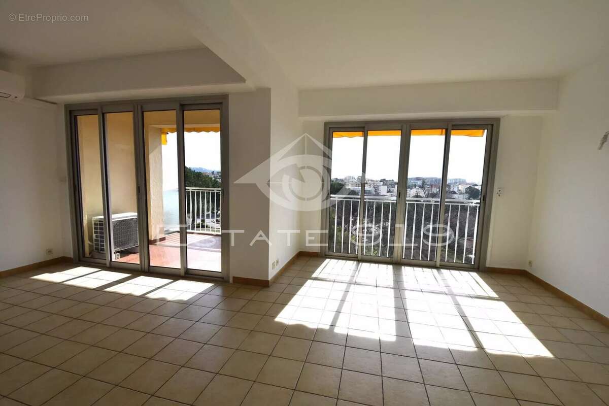 Appartement à LE CANNET