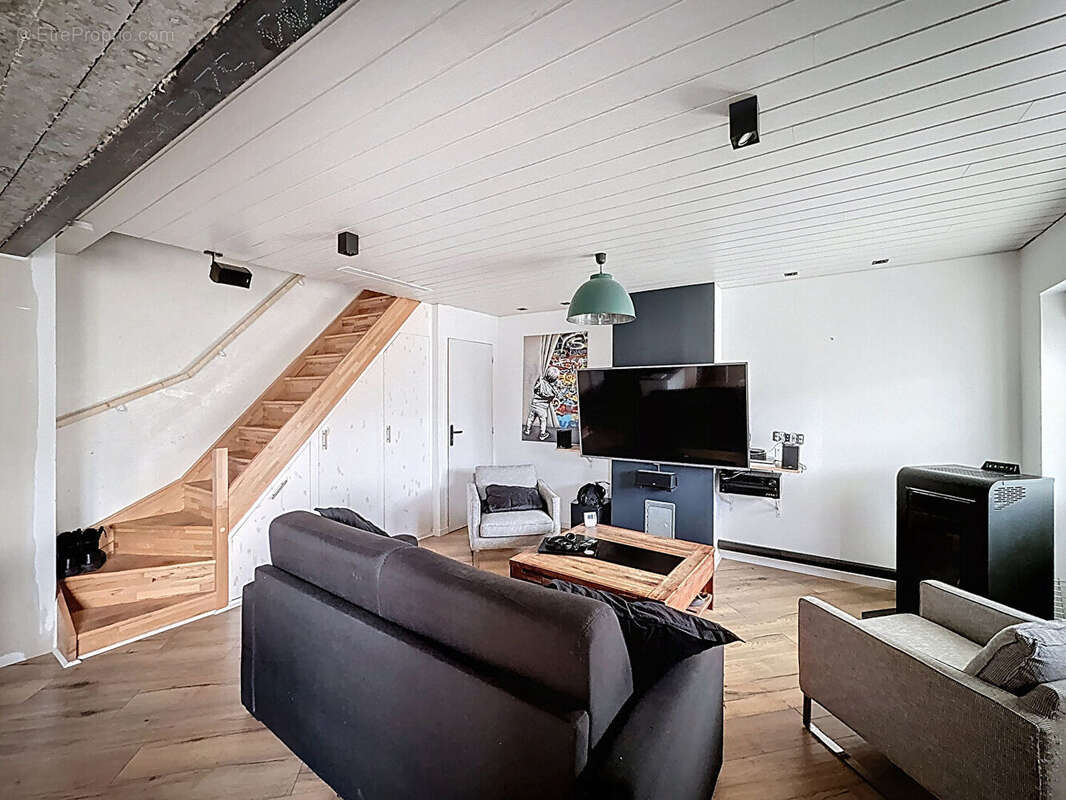 Maison à SAINT-JEAN-DE-NIOST