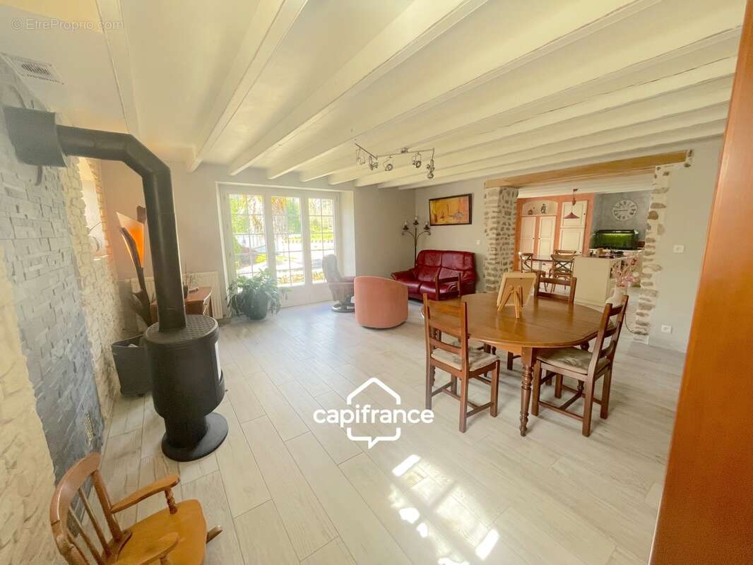 À vendre – Maison de campagne à SAINT CYR DES GATS (85) - photo 6