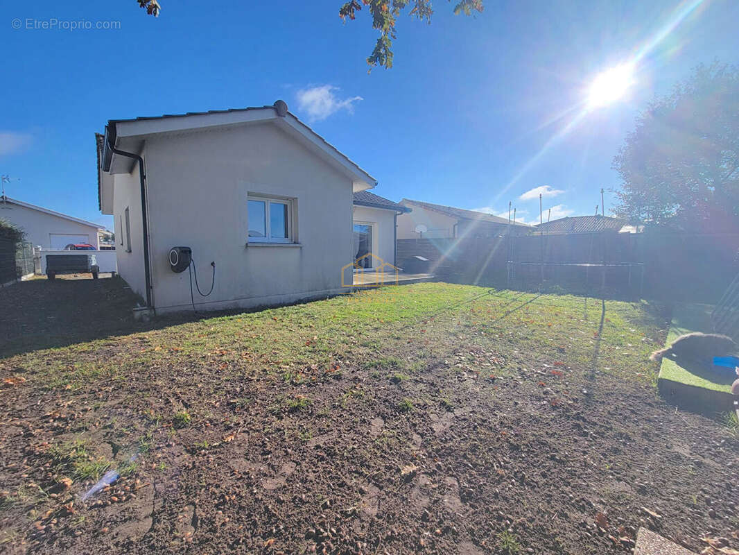 Maison à PARENTIS-EN-BORN