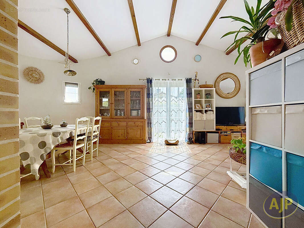 Maison Port Saint Pere 6 pièce(s) 130 m2 - photo 4