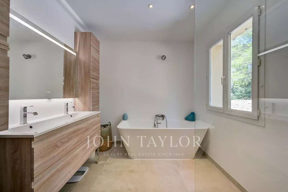 Maison à AIX-EN-PROVENCE