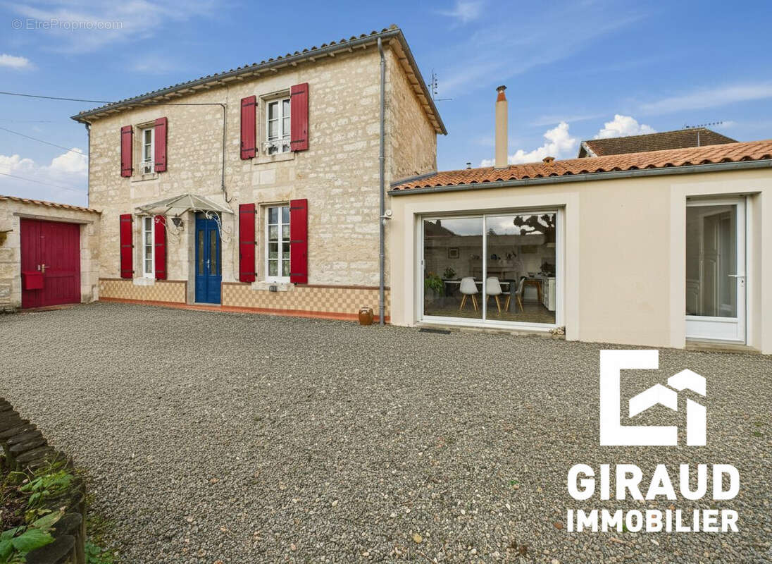 Maison à FONTENAY-LE-COMTE