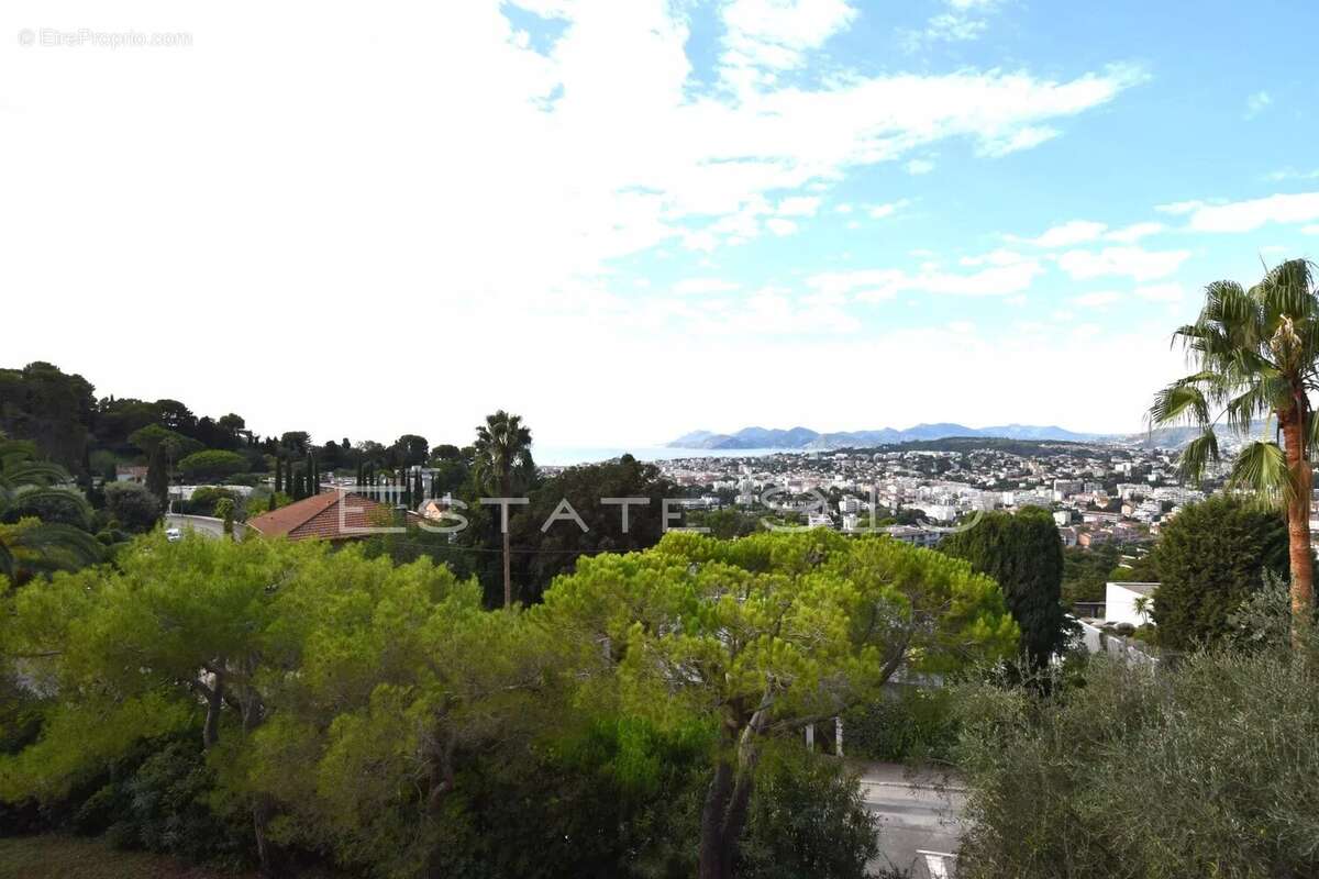 Appartement à LE CANNET