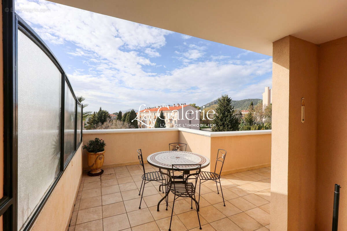 Appartement à HYERES