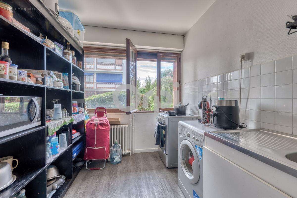 Appartement à LES PAVILLONS-SOUS-BOIS