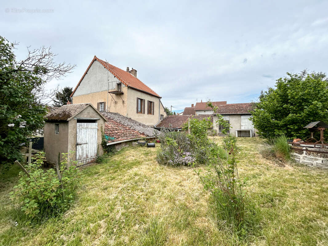 Maison à BEZENET