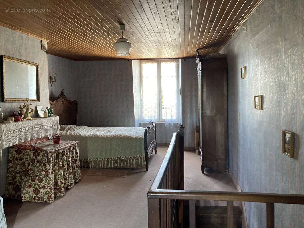 Appartement à MIALET