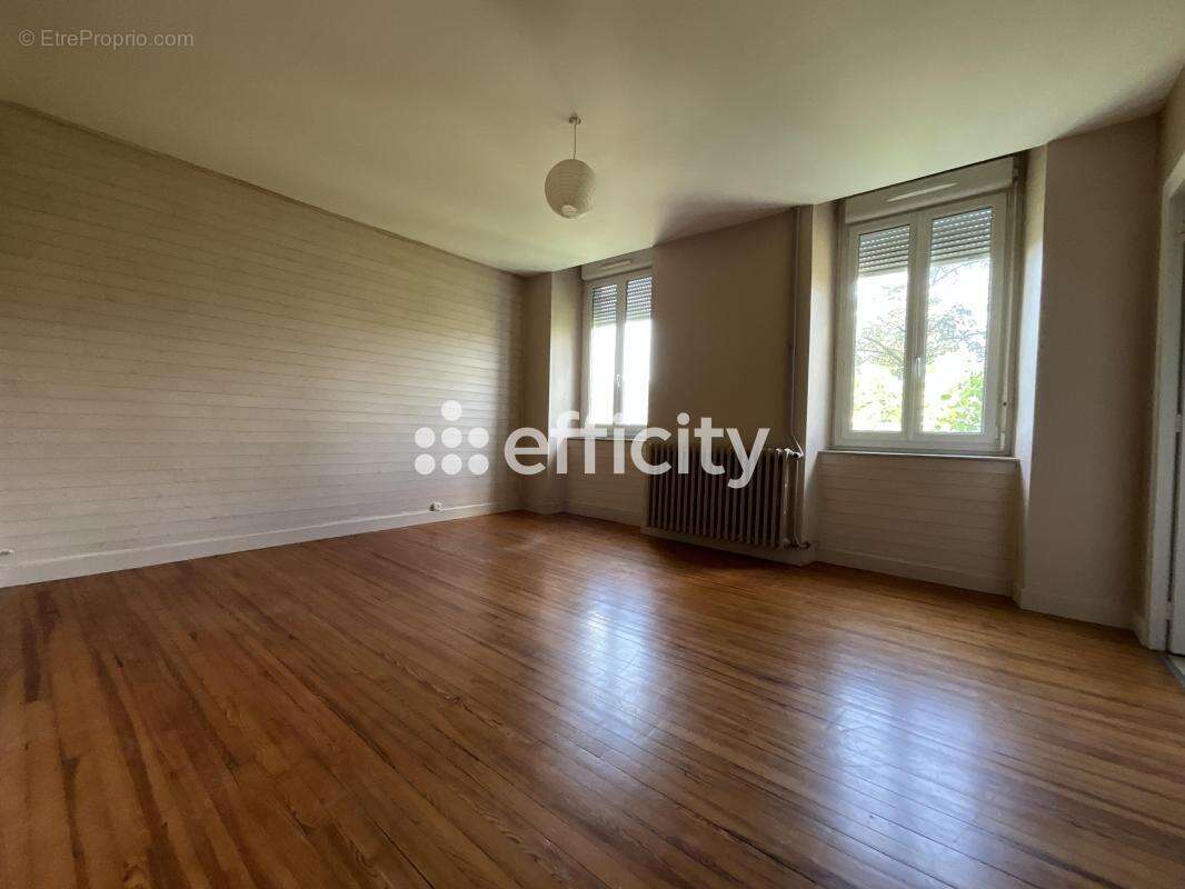 Appartement à PRIVAS