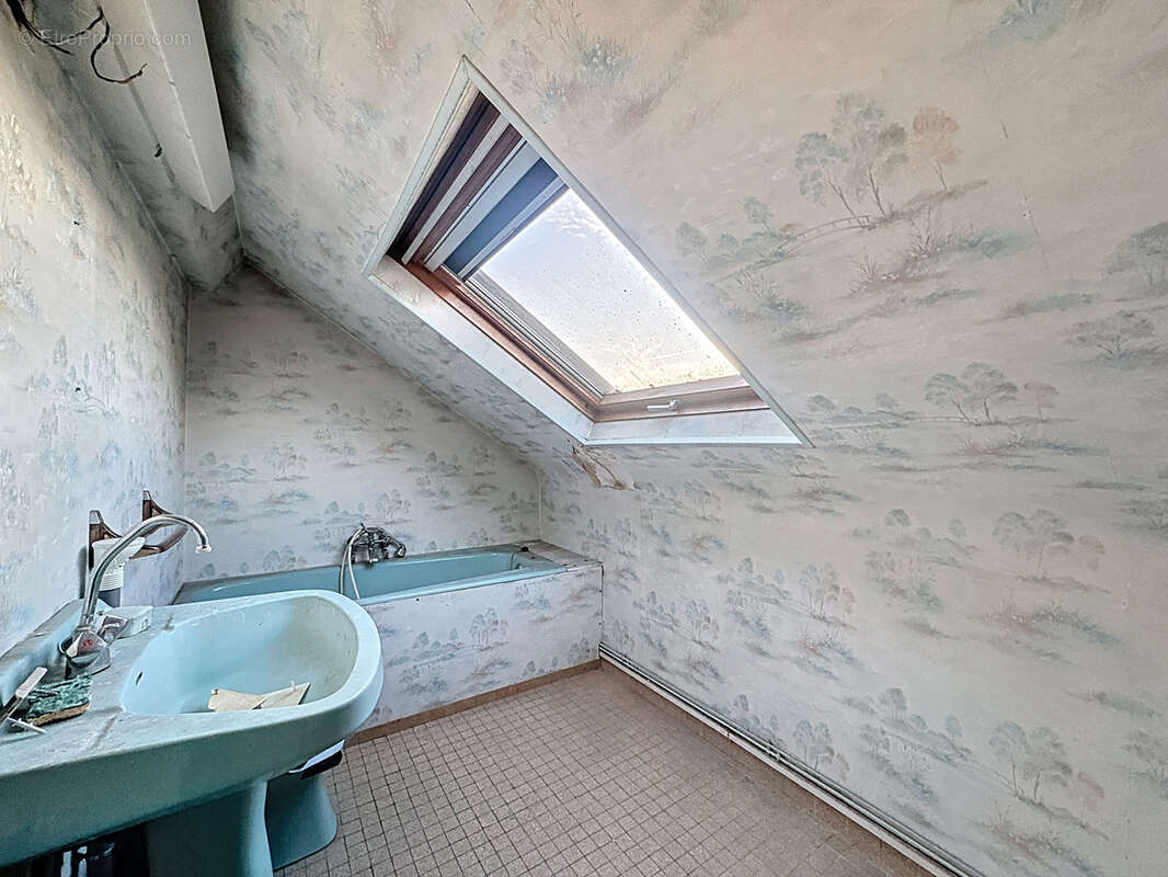 Maison à PARAY-VIEILLE-POSTE