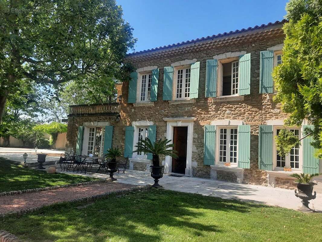 Maison à SORGUES