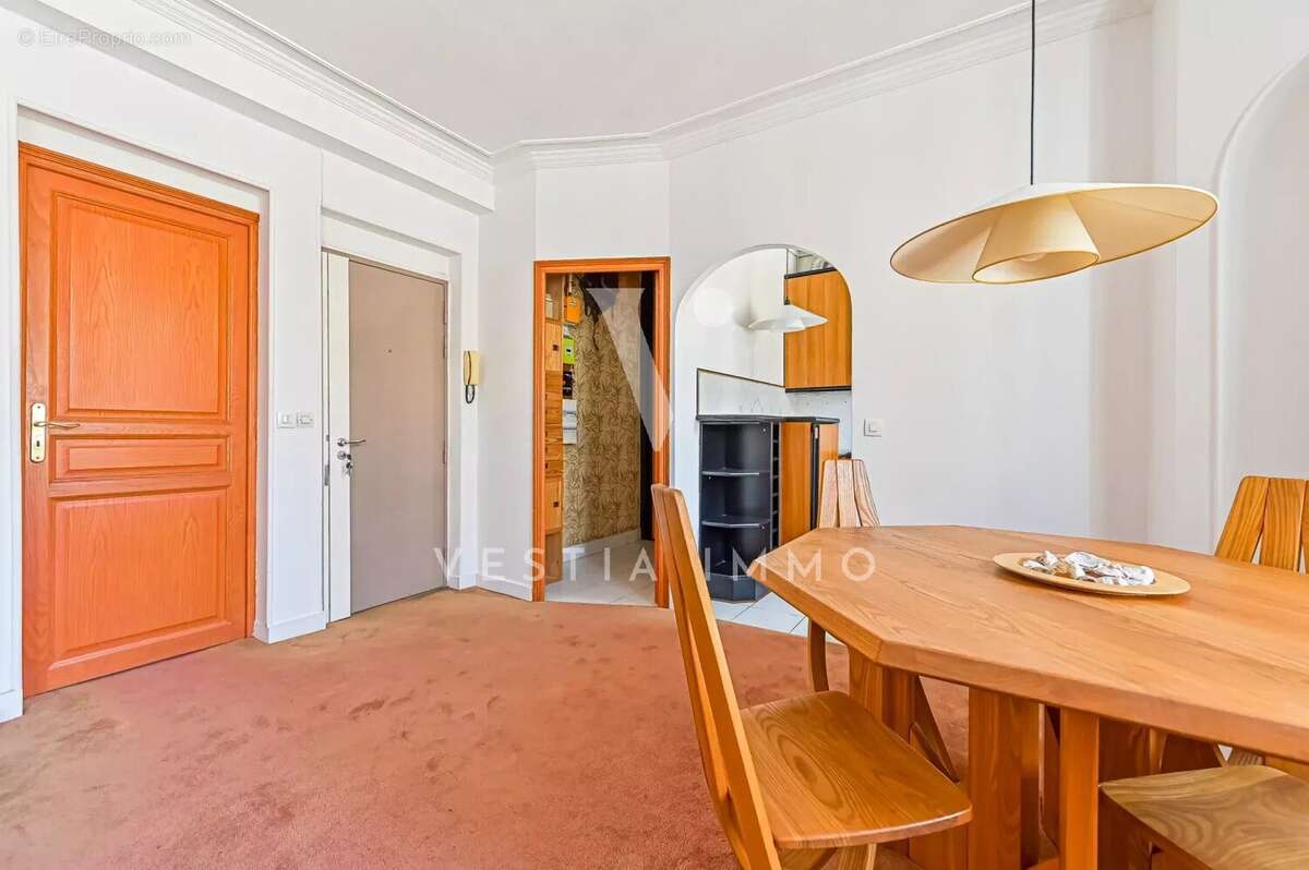 Appartement à PARIS-7E