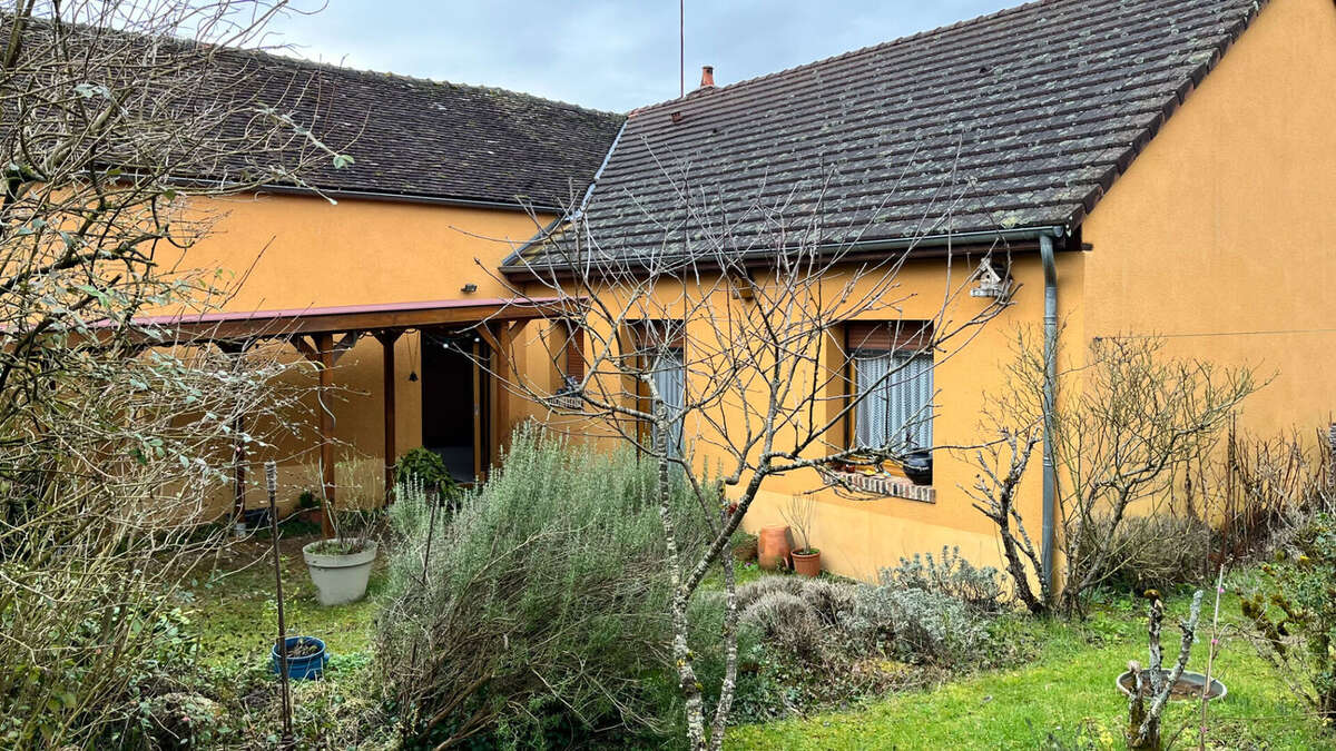 Maison à SAINT-SAUVEUR-EN-PUISAYE