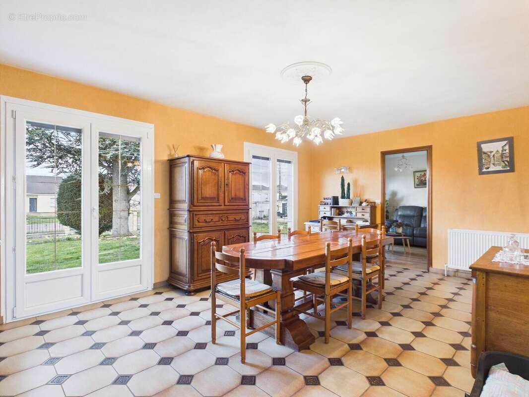 Maison à VALLANT-SAINT-GEORGES