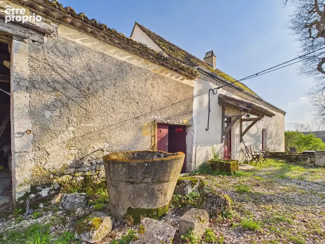 Trois maisons situées dans un endroit paisible proche d'une belle ville bastide - photo 15