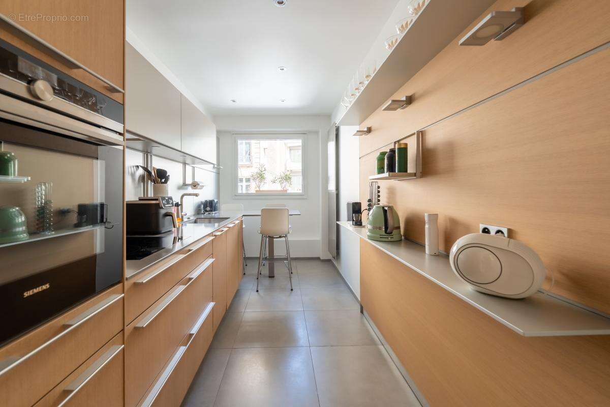 Appartement à PARIS-17E