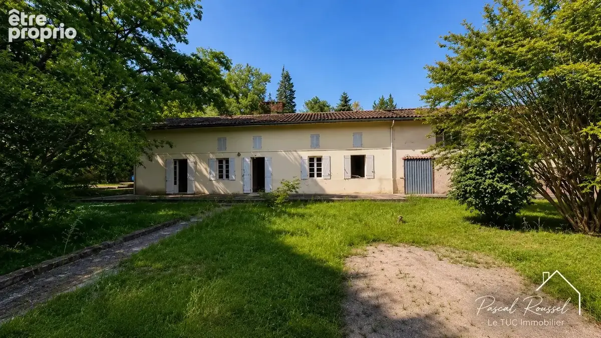 LONGERE DE CARACTERE-270 m2-3,5 hectares de bois-Dépendances - photo 1