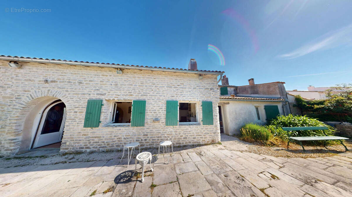 Maison à SAINT-CLEMENT-DES-BALEINES