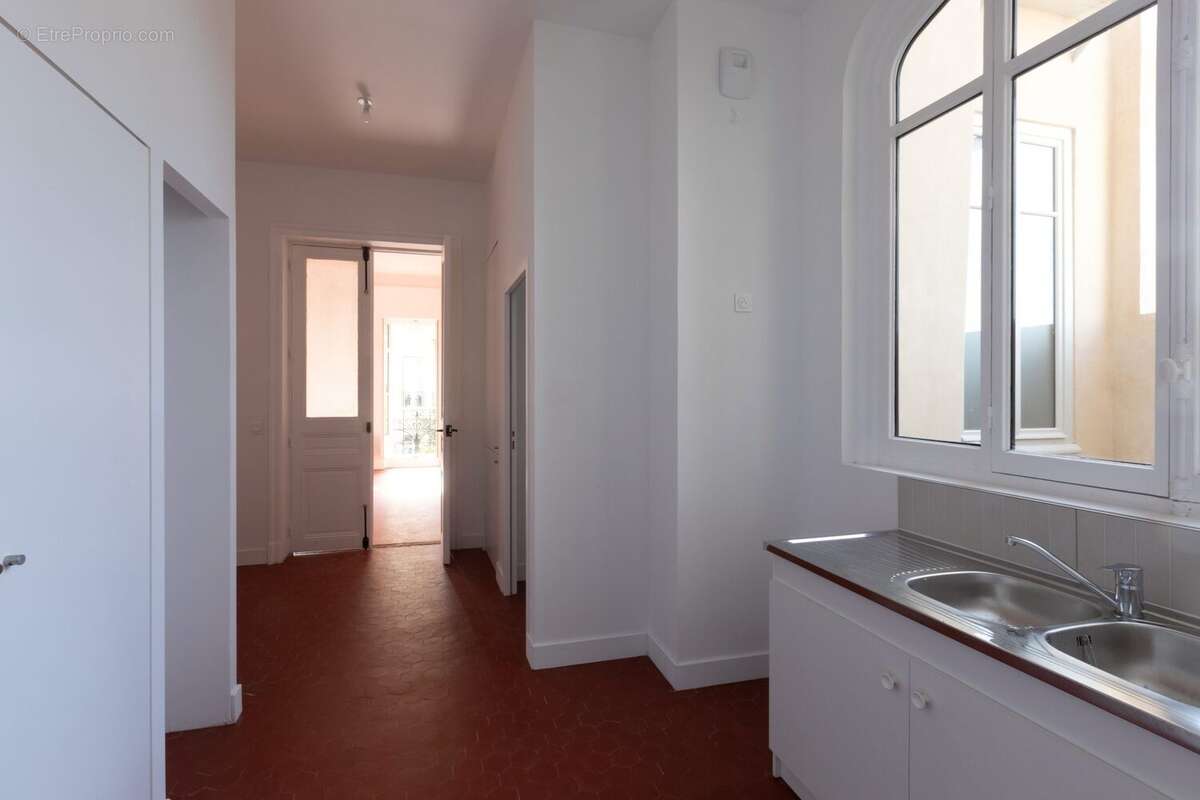 Appartement à MARSEILLE-1E
