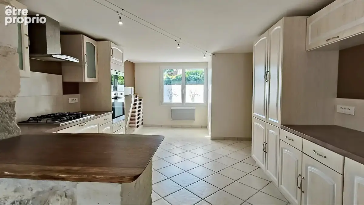 Maison de charme en pierre   216 m2 habitables   Terrain clos de 1 850 m2 - photo 5