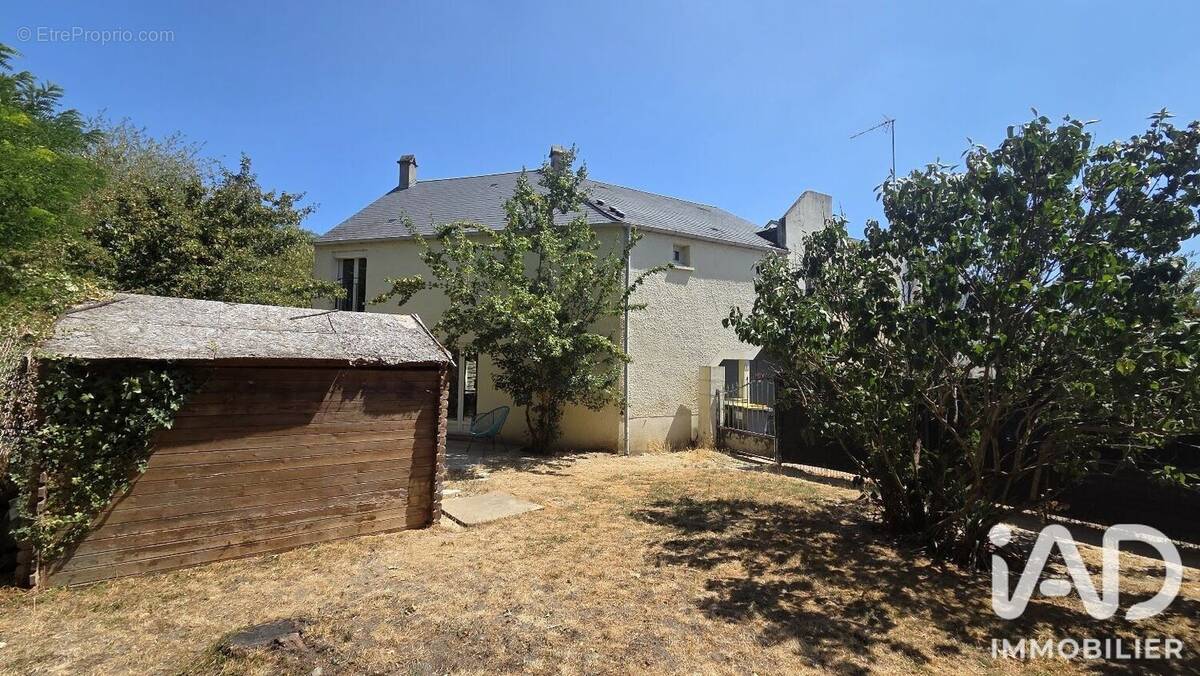 Photo 1 - Maison à LA CHAPELLE-SAINT-MESMIN